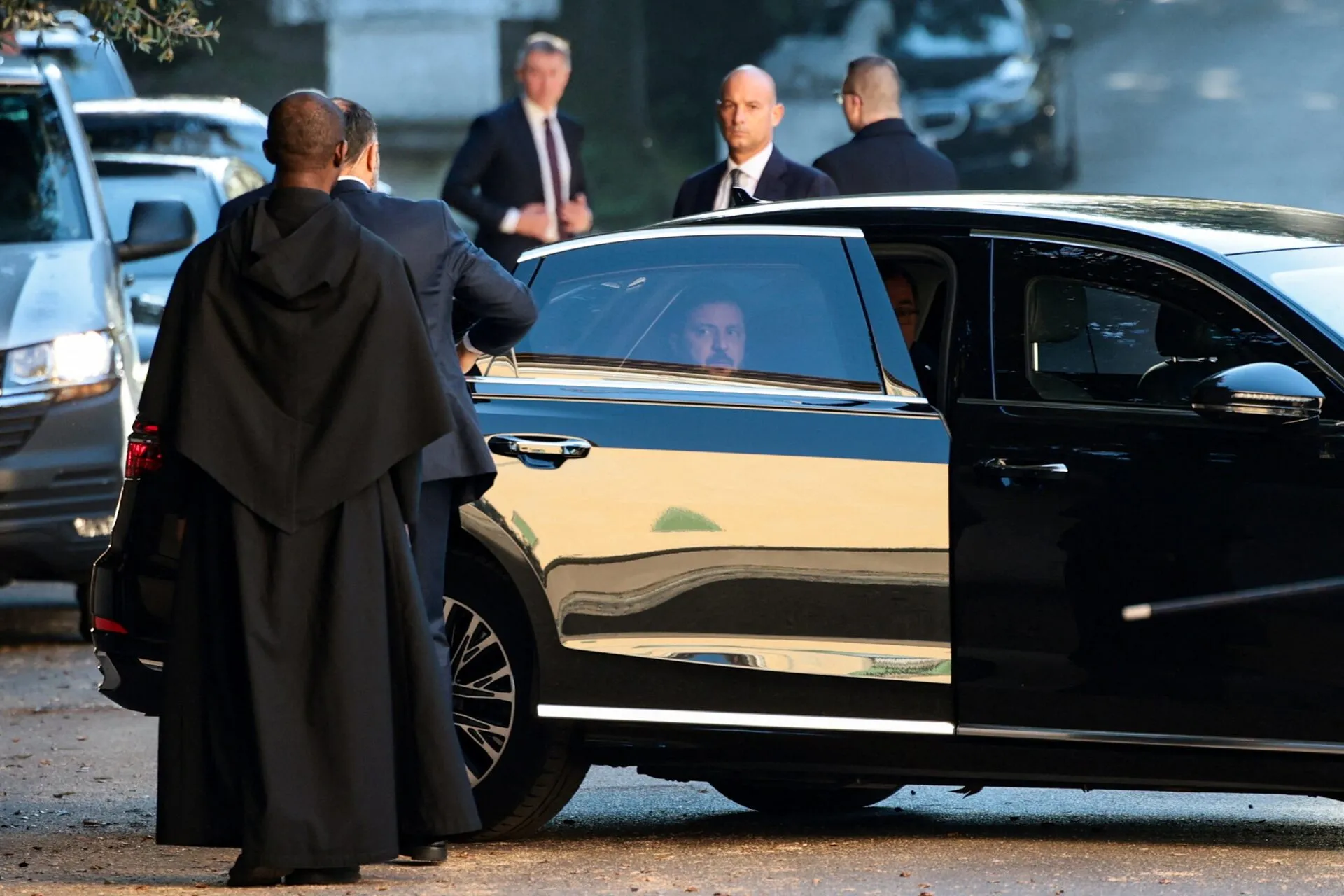 Папа Лев: Європа має бути ключовим учасником мирних переговорів щодо України